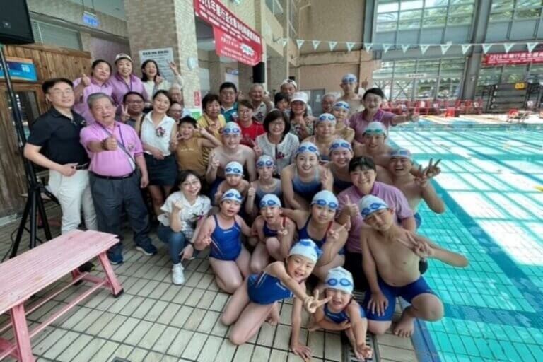 2026慧行盃全國身心障礙游泳競賽選手在華江高中泳池奮力前進