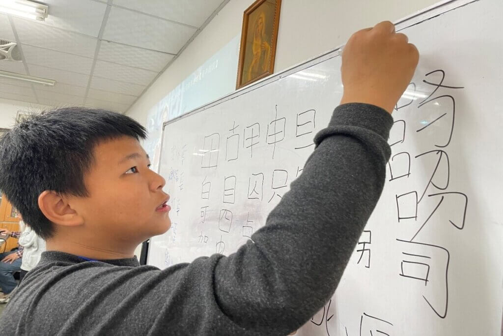 慧治基金會大樹引路人計畫 慧治基金會啟動大樹引路人計畫,培訓多元智能志工講師陪伴偏鄉弱勢兒少