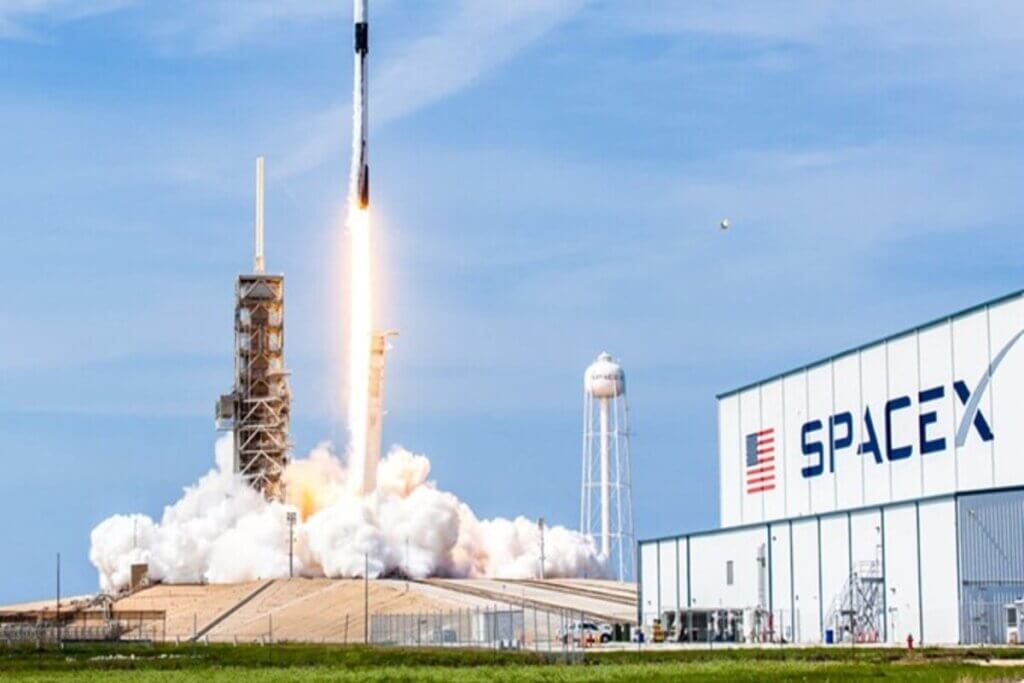 SpaceX IPO帶動馬斯克財富突破萬億美元 SpaceX IPO帶動太空概念股上漲,馬斯克財富突破萬億美元