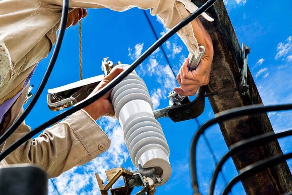 AI用電推升全球變壓器短缺與台灣重電商機 AI資料中心用電需求增加,帶動全球變壓器設備短缺與台灣重電產業商機