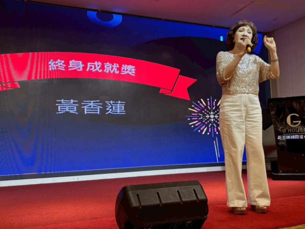 金卓獎十周年頒獎典禮得獎者與主辦單位代表合影