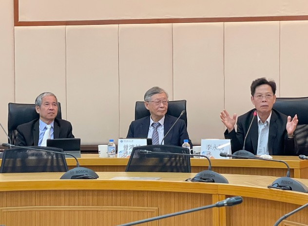 聖約翰科技大學李永騰校務顧問聘任儀式 聖約翰科技大學校長唐彥博頒發校務顧問聘書予李永騰教授