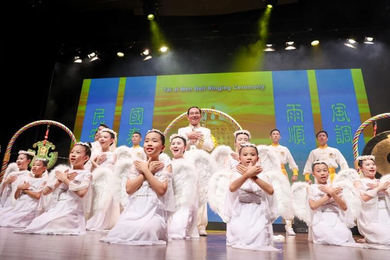 洪道子與五國前領導人在太極門60週年多倫多活動點亮PEACE 60心燈