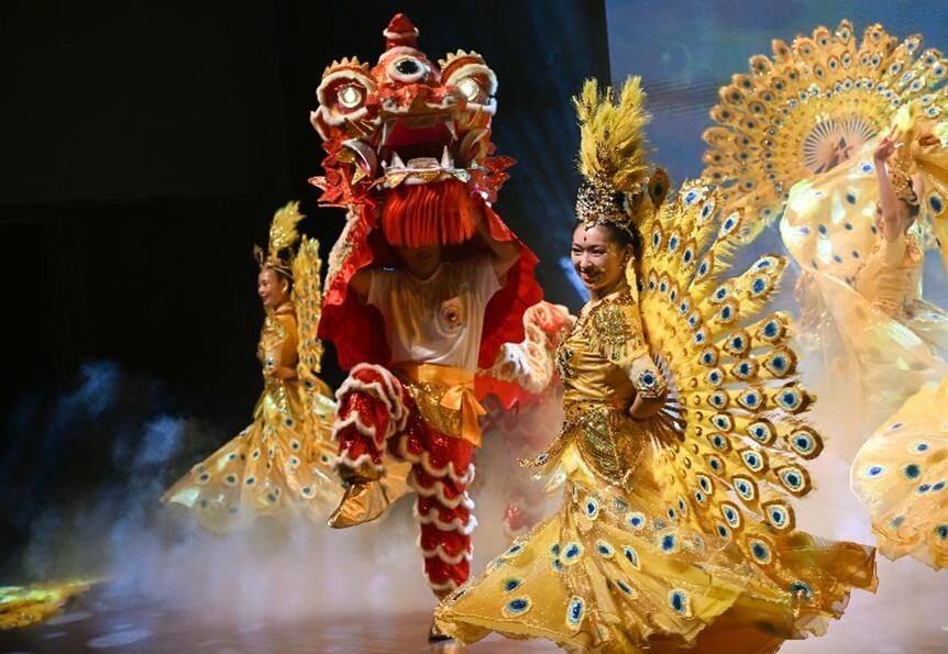 洪道子與五國前領導人在太極門60週年多倫多活動點亮PEACE 60心燈